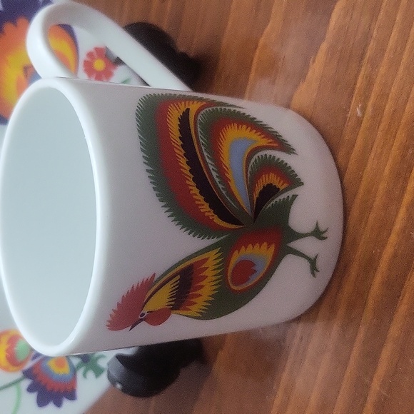 Super vibrant tea/coffee cup & saucer - Picture 2 of 3